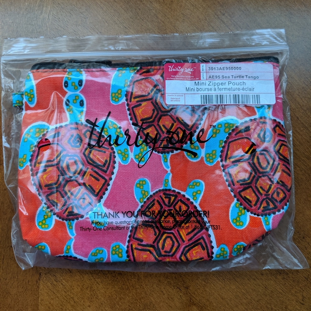 Thirty-one zip pouch